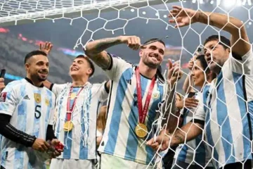 நொடி பொழுதில் உயிர் தப்பிய மெஸ்ஸி அணி வீரர்கள்!