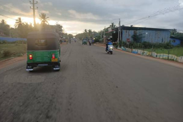 திடீரென மாயமான வவுனியா - மன்னார் வீதியில் இருந்த குழிகள்! (Photos) | Gotabaya Vavuniya Mannar Street Road Damage திடீரென மாயமான வவுனியா - மன்னார் வீதியில் இருந்த குழிகள்! (Photos) | Gotabaya Vavuniya Mannar Street Road Damage