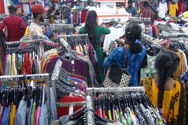 மலையகத்திலும் சூடுபிடித்த பொங்கல் வியாபாரம்! (Photos) | Pongal Business Is Hot In The Hills