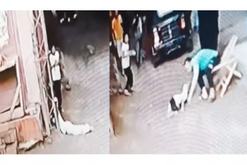 ஷாக் அடித்து அசைவில்லாமல் சிலையாய் நின்ற சிறுவன் - கண் இமைக்கும் நேரத்தில் ஓடி வந்து காப்பாற்றிய மனிதர் - வைரல் வீடியோ