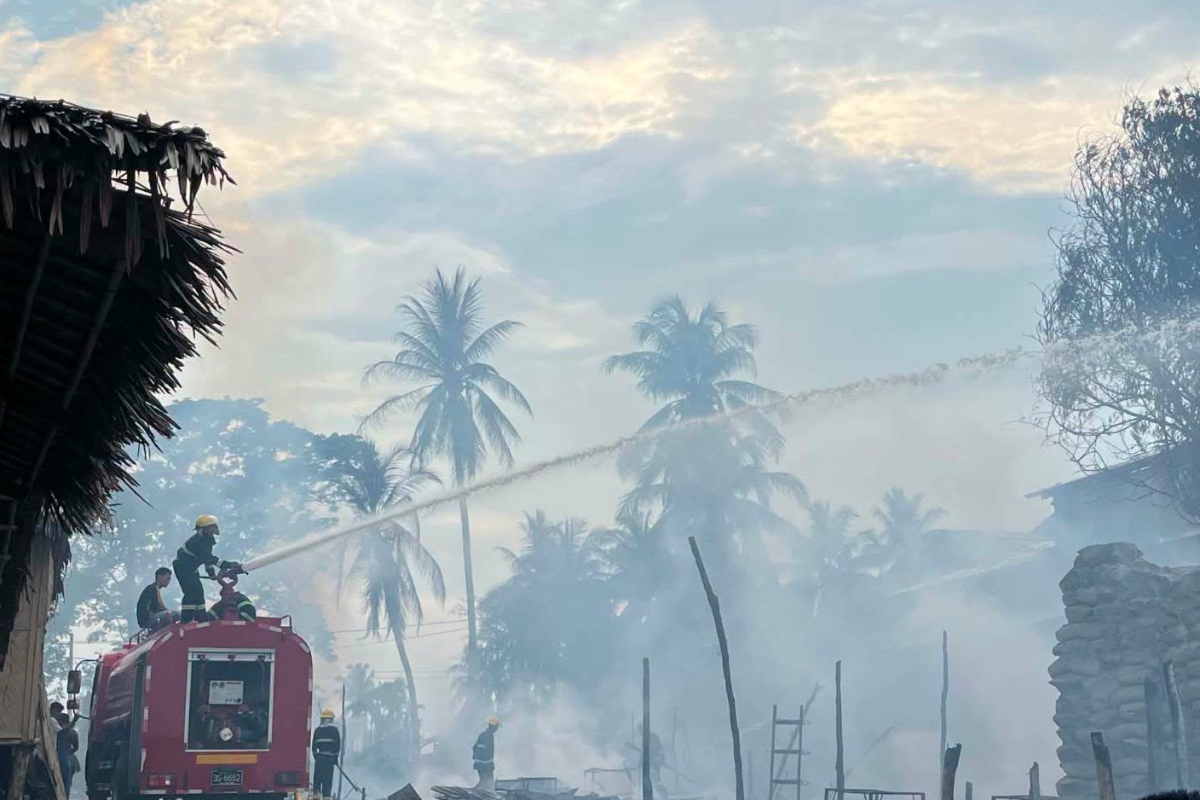 மியான்மரில் இடம்பெற்ற வான்வழி தாக்குதலில் 33 பேர் பலி | 33 Killed In Airstrike In Myanmar