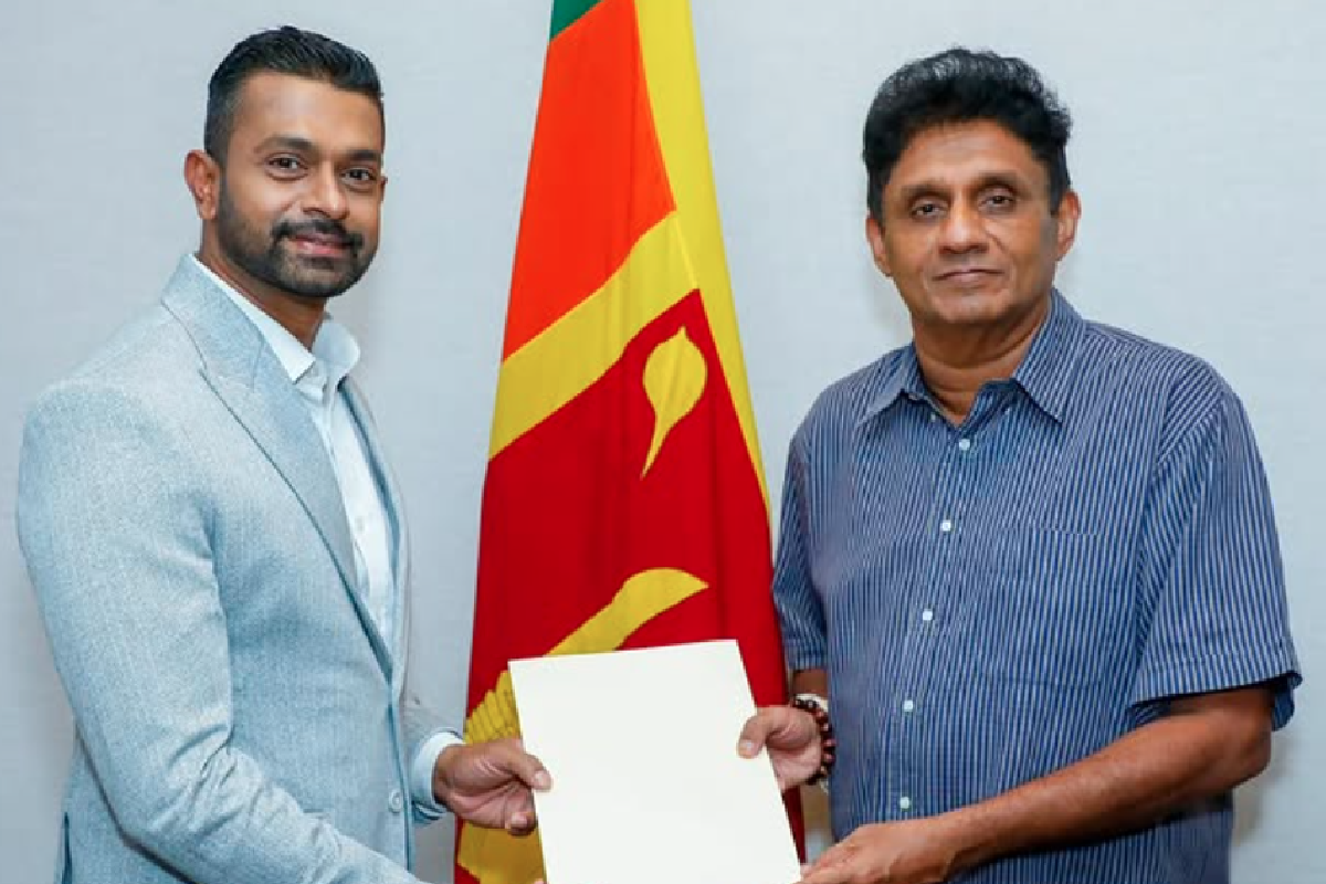 அடுத்தடுத்து பறிபோகும் சரித்தின் முக்கிய பதவிகள்.. பதவிநீக்கம் குறித்து வெளியான தகவல்கள் | Charith Abeysinghe Party Membership Removed Sjb