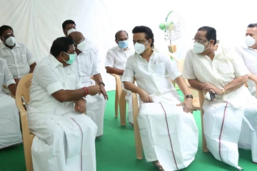 நீட் தேர்வு விவகாரம் ...நீதிமன்றம் செல்லும் திமுக .. ஆதரவு கொடுக்கும் அதிமுக  !