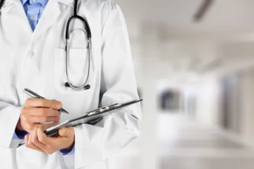 மருத்துவ பரிந்துரைகள் இன்றி சிகிச்சை பெற வேண்டாம்
