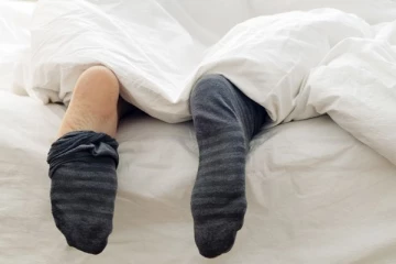 எச்சரிக்கை! அழுக்கான காலுறைகளை அடிக்கடி பாவித்தால் என்ன நடக்கும் தெரியுமா?