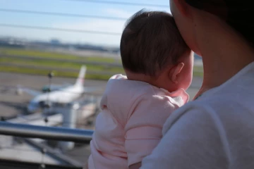 கனேடிய குடிமகளான தன் மகளை இந்தியா கொண்டு செல்ல கோரிய தாய்க்கு கனேடிய நீதிமன்றம் அளித்துள்ள பதில்