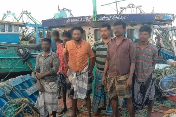 தமிழகத்தில் இலங்கை கடற்படை வீரர்களுக்கு குவியும் பாராட்டு!(Photo)