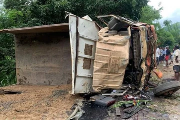 பதுளையில் கோர விபத்து: சம்பவ இடத்திலேயே பலியான நால்வர்