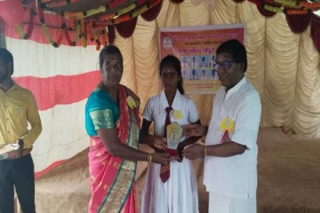 யாழ்ப்பாணத்தில் தேசிய கிரிக்கெட் அணியில் தெரிவான மாணவிக்கு கௌரவிப்பு!