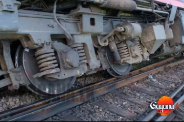 පොඩි මැණිකේ දුම්රිය බදුල්ල අසළදී පීලි