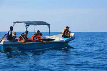 சட்டவிரோதமாக யாழ்ப்பாணத்திற்கு நுழைய முற்பட்டவர்க்கு உதவிய நால்வர் கைது!