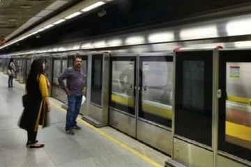 பட்டப்பகலில் மெட்ரோவில் பெண்ணுக்கு பாலியல் தொல்லை-தலைநகரில் அரங்கேறிய கொடுமை!