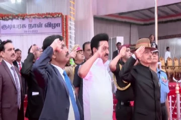 74வது குடியரசு தினம் : வரவேற்ற முதலமைச்சர் .. கொடியேற்றிய தமிழநாடு ஆளுநர் ரவி