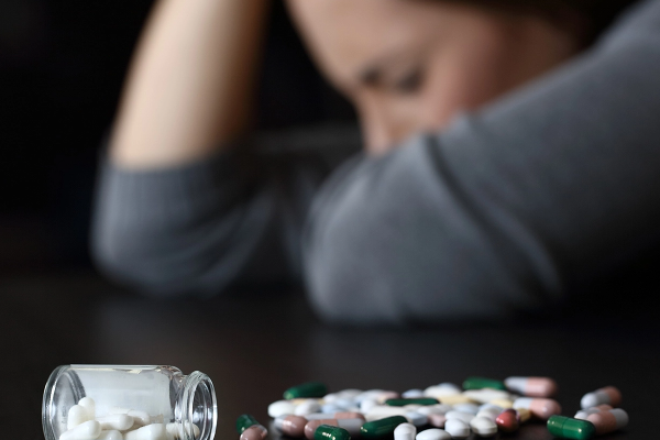 போதை மாத்திரைகளுடன் பெண்ணொருவர் கைது! | A Woman Arrested With Drugs In Colombo