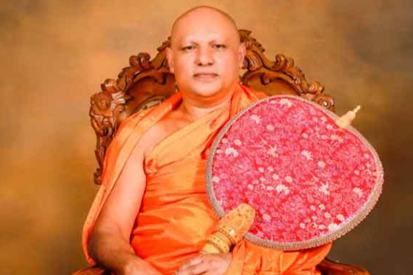 அஸ்கிரிய பீடத்திற்கு புதிய அனுநாயக்கர் தெரிவு | New Anunayaka Elected For Asgiriya Peetha