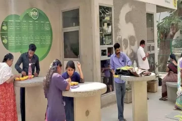 5 ரூபாய் டிஃபன், 10 ரூபாய் சாப்பாடு; இனி டச் ஸ்கிரீன் ஆர்டர் தான் - எந்த ஹோட்டல் தெரியுமா?