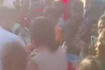 பெண் காவலரை தள்ளி விட்ட விசிக தொண்டர்கள் - மாநாட்டில் பரபரப்பு!