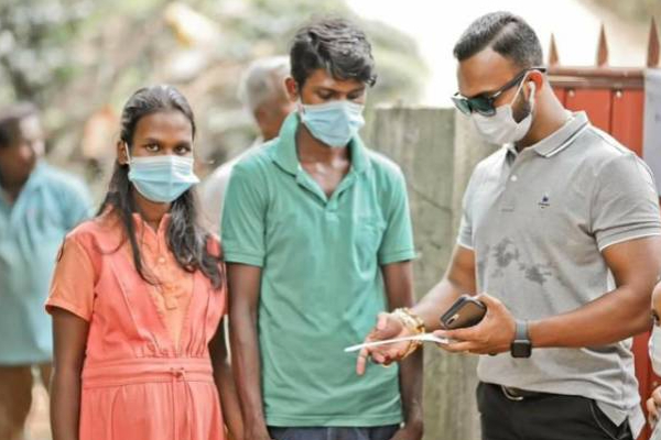கர்ப்பிணியான மனைவியை சுமந்து சென்ற கணவனுக்கு சில வருடங்களின் பின் காத்திருந்த பெரும் துயரம் | Husband Carry Pregnant Wife 22 Km Viral