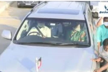 அதிமுக கொடியுடன் சென்னை புறப்பட்டார் சசிகலா