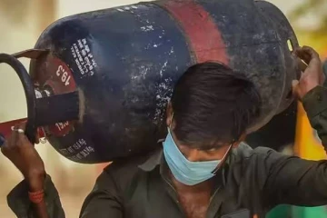 திடீரென குறைந்த சிலிண்டர் விலை - எவ்வளவு தெரியுமா?