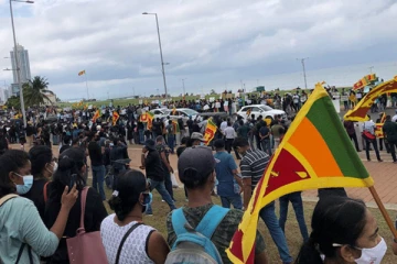 ලබන 09 වැනිදා ජන සුනාමියක් එනවලු..මන්ත්‍රීවරු දැඩි අවධානයෙන්..