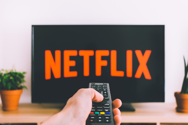 நெட்பிளிக்ஸ் நிறுவனத்தால் வெடித்த சர்ச்சை! | Netflix In The Artificial Intelligence Technology