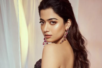 விஜய் தேவரகொண்டாவுடன் ரகசியமாக வெளிநாடு சென்ற ராஷ்மிகா? ஏர்போர்ட் போட்டோக்கள் வைரல்