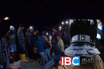 இலங்கையில் இரவு நேரம் ஏற்பட்ட கோர விபத்து : பத்துபேர் பலி பலர் ஆபத்தான நிலையில்