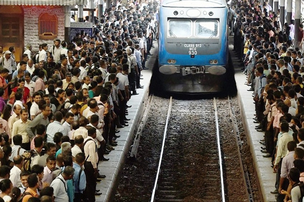 சிக்னல் கோளாறு காரணமாக புகையிரதம் தாமதம் | Train Delayed Due To Signal Failure