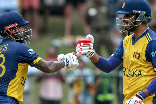 தனது சாதனையையே முறியடித்த தசுன் சானக | Srilanka Vs Oman Dasun Shanaka 19 Ball Fifty Leads