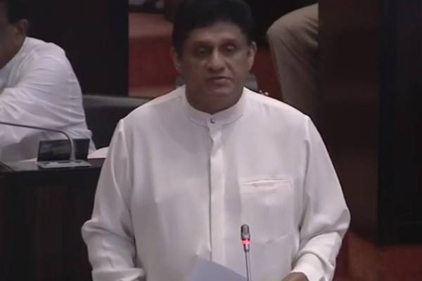 மஹிந்தவின் தாளத்துக்கு ஆடும்  ஜனாதிபதி ரணில்;  கிண்டல் செய்யும் சஜித்! (Video) | President Ranil Dancing To Mahinda S Tune Budget