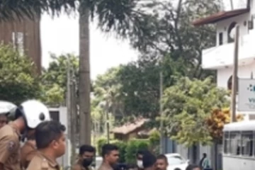 ත්‍රස්ත විමර්ෂන ඒකකය ඉදිරිපිට විරෝධතාවක්..(VIDEO)