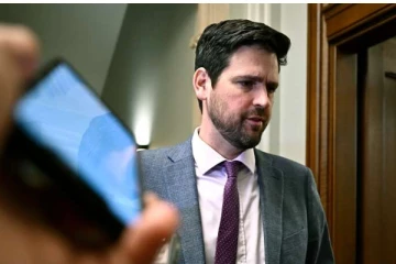 லிபரல் கட்சி தலைவருக்கு மொழி அறிவு அவசியம்