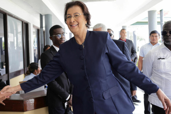 தென் அமெரிக்காவின் சூரினாம் நாட்டின் முதல் பெண் அதிபர் தெரிவு | Suriname Parliament Elects First Female President