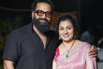 வசூலை வாரிக்குவித்த காந்தாரா படத்திற்கு முதுகெலும்பாக இருந்த நடிகர் ரிஷப் மனைவி.. யார்?