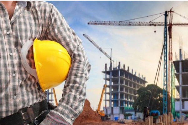 நிறுத்தப்பட்ட கட்டுமானப் பணிகள்: வேலை இழக்கும் அபாயத்தில் கட்டுமானத் தொழிலாளர்கள்! - ஐபிசி தமிழ்