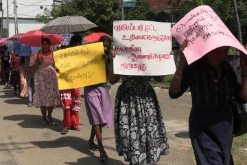 மட்டக்களப்பில் பெண்களுக்கு ஆதரவாக கவனயீர்ப்பு பேரணி முன்னெடுப்பு