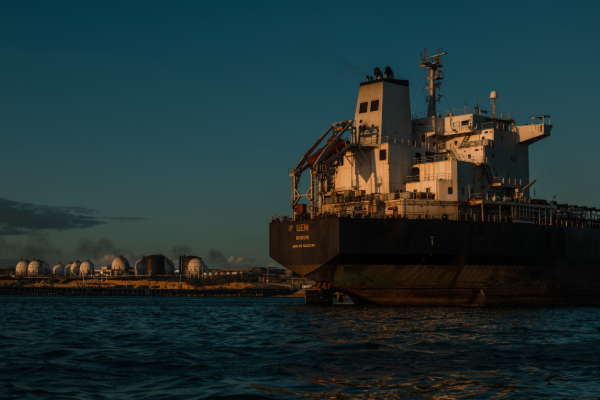 வெனிசுலா எண்ணெய்க் கப்பல்களுக்கு அமெரிக்கா தடை; கடற்கொள்ளை என சினம் | Us Bans Venezuelan Oil Ships Angered By Piracy வெனிசுலா எண்ணெய்க் கப்பல்களுக்கு அமெரிக்கா தடை; கடற்கொள்ளை என சினம் | Us Bans Venezuelan Oil Ships Angered By Piracy