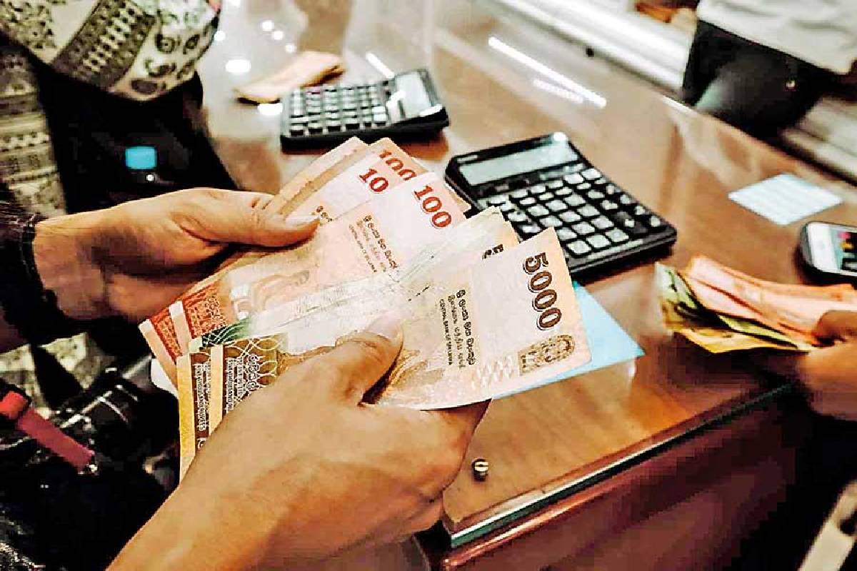 பெண் சட்டத்தரணியின் மோசடி : நீதிமன்றின் உத்தரவு | Lawyer Took A Loan From A Bank Using A Fake Id