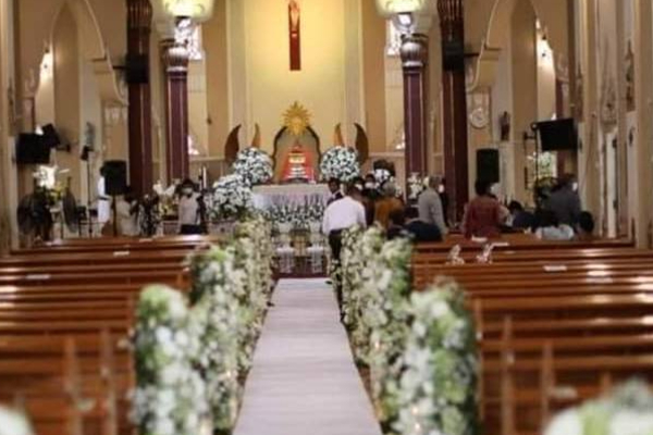 நீர்கொழும்பு தேவாலயத்தில் இடம்பெற்ற அமைச்சர் சுதர்ஷினி மகனின் திருமண வைபவம்! | Sudarshini Son Wedding Ceremony Negombo Church