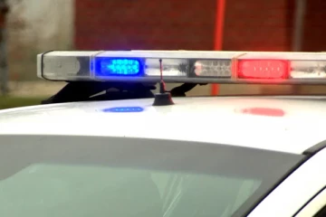 வாகனத்தில் வந்த நபரால் பாடசாலை சிறுமிக்கு நேர்ந்த துயரம்: சக மாணவர்களால் மீட்பு