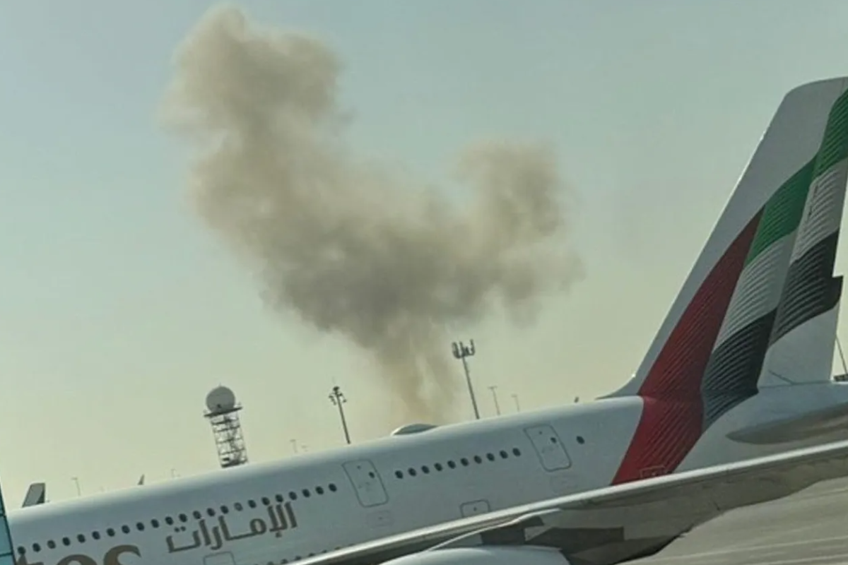 துபாய் சர்வதேச விமான நிலையம் அருகே ஆளில்லா வானூர்திகள் விபத்து; இந்தியர் உட்பட 4 பேர் காயம்! | Drone Crash Near Dubai International Airport