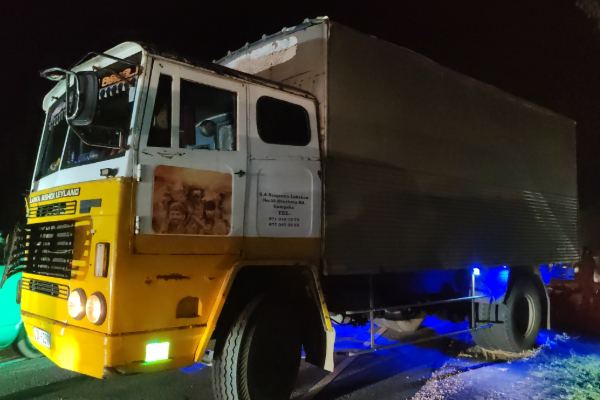 வவுனியாவில் இடம்பெற்ற கோர விபத்து ; பெண் உட்பட இருவர் பலி! | Fatal Accident In Vavuniya Two People Woman Killed