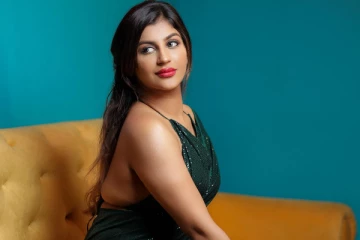 பச்சை நிற சேலையில் எல்லைமீறும் யாஷிகா ஆனந்த்.. படுகிளாமர் போட்டோஷுட்