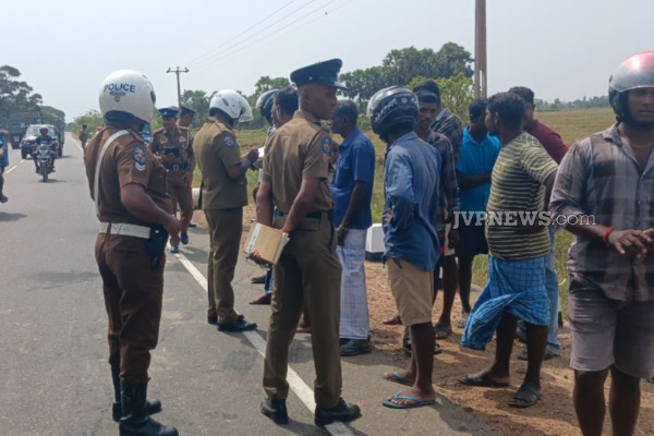வட மாகாண பொலிஸ்மா அதிபரின் வாகனம் விபத்தில் சிக்கியது | Top Cop S Car Hits Cow In North Accident Occurs