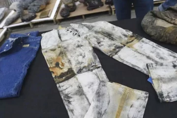 உலகின் பழமையான ஜீன்ஸ் 94 லட்சம் ரூபாய்க்கு விற்பனை!