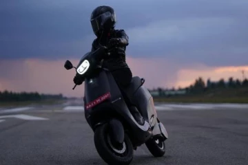 பெட்ரோல் பைக் அல்லது எலெக்ட்ரிக் வாகனம் வாங்கபோறீங்களா? முதல்ல இதை தெரிஞ்சுக்கோங்க...