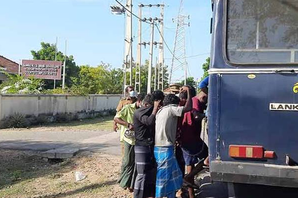 இலங்கைக்கு சுற்றுலா வந்த வெளிநாட்டுப் பெண்ணுக்கு இளைஞர்களால் நேர்ந்த கொடூரம் | Foreign Woman Sri Lanka Tourist Trip Youths Abuse