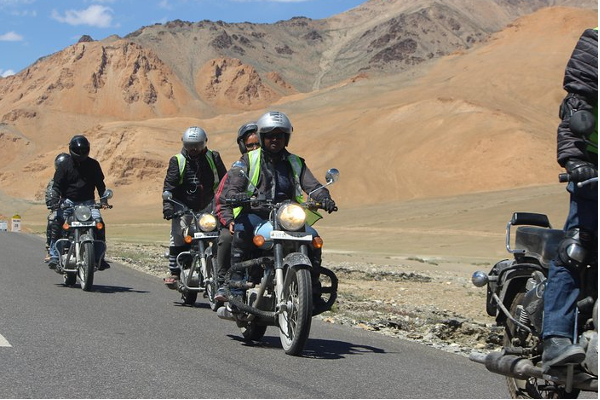 வாழ்க்கையை ரசித்து வாழ 20 வயதில் இன்றைய இளைஞர்கள் செய்ய வேண்டியது என்ன? | Things To Do In Your 20S To Live Life