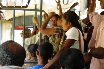 கொழும்பில் பேருந்தில் பயணிக்கும் மக்களுக்கு எச்சரிக்கை - மர்ம நபர்களால் ஆபத்து